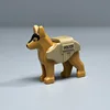Perro pastor color carne + chaleco para perro en beige oscuro