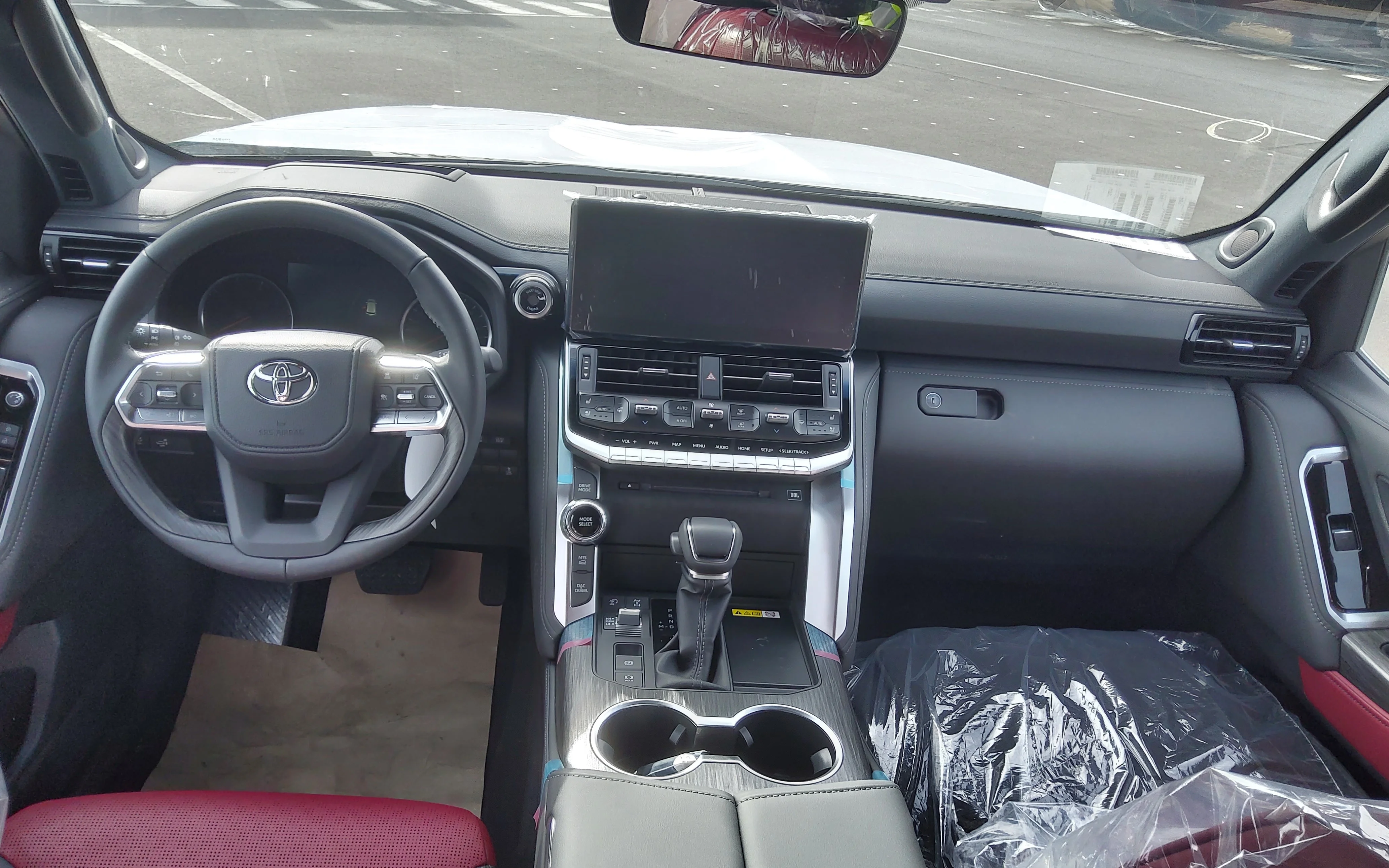 Yes Toyota Land Cruiser 300 V6 VXR - 5 Seaters, Diesel Turbo