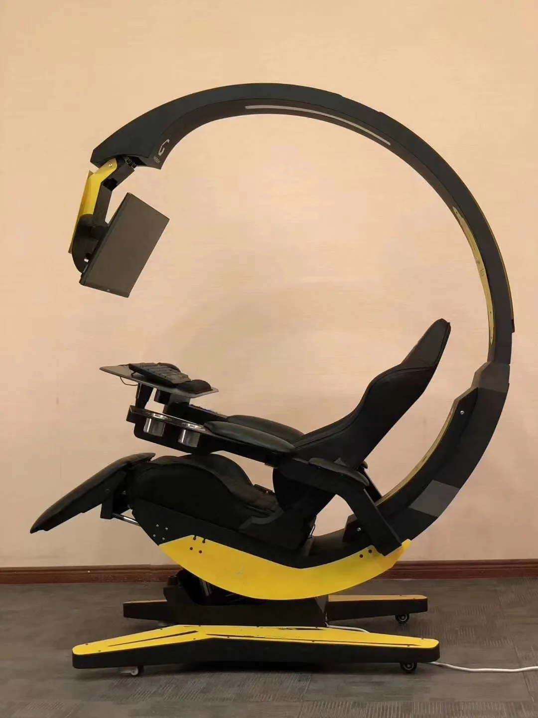 Gravity chair ingrem デスク ゲーミングコックピット コックピットチェア 日本初のingremコンピュータコックピット が上陸いたしました 只今ツイッターをフォローするお客様の中から2人を抽選するイベントを行っております 1人様は1ヶ月でコックピット 型PCデスクを無料体験を実施する上で 2人目の お客様はピンク色のゲーミングチェアを