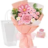 Bouquet di tulipani e rose rosa in carta goffrata