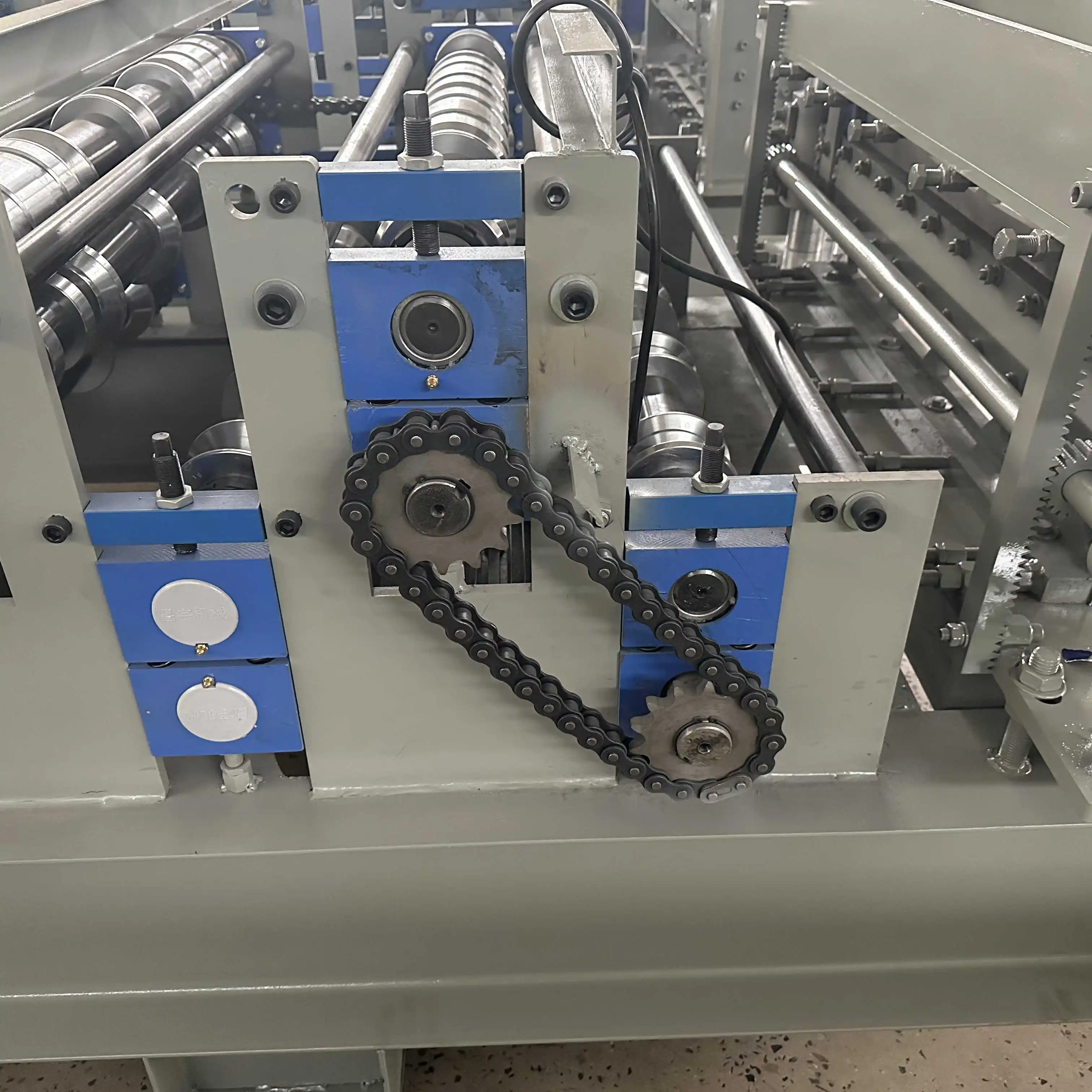 Factory Customized  Automatic Roofing Sheet Bending m Achine Steel Wall Tile m Aking Roll Forming m Achine