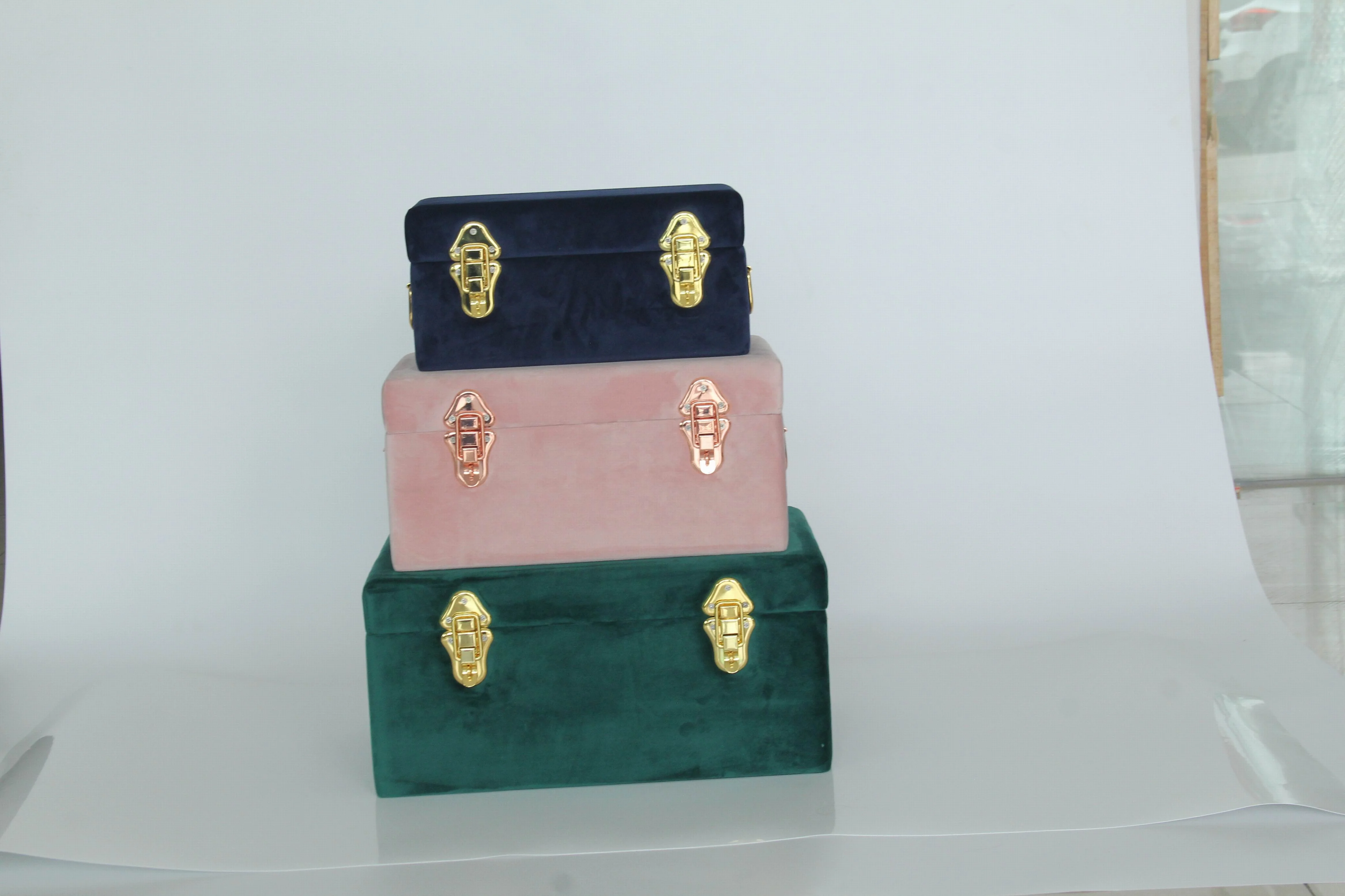 Velvet Storage Green Trunk Gift Box With Gold Accessories