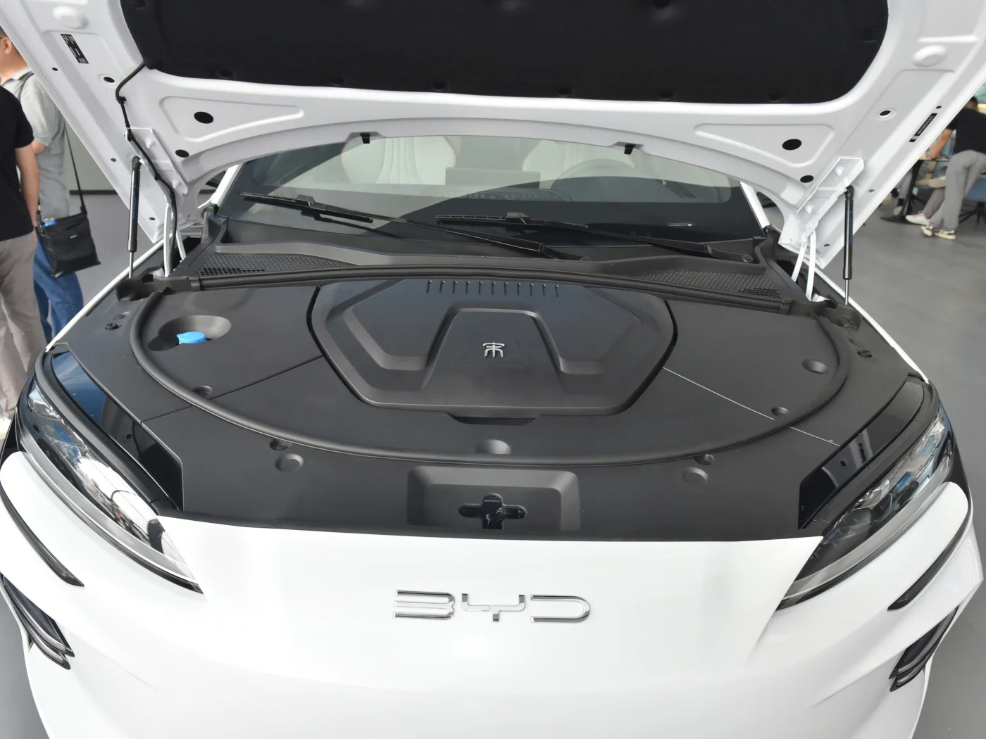 Hybrid Build Your Dreams BYD Qin L car New Energy Vehicle PHEV Sedan 80KM 120KM