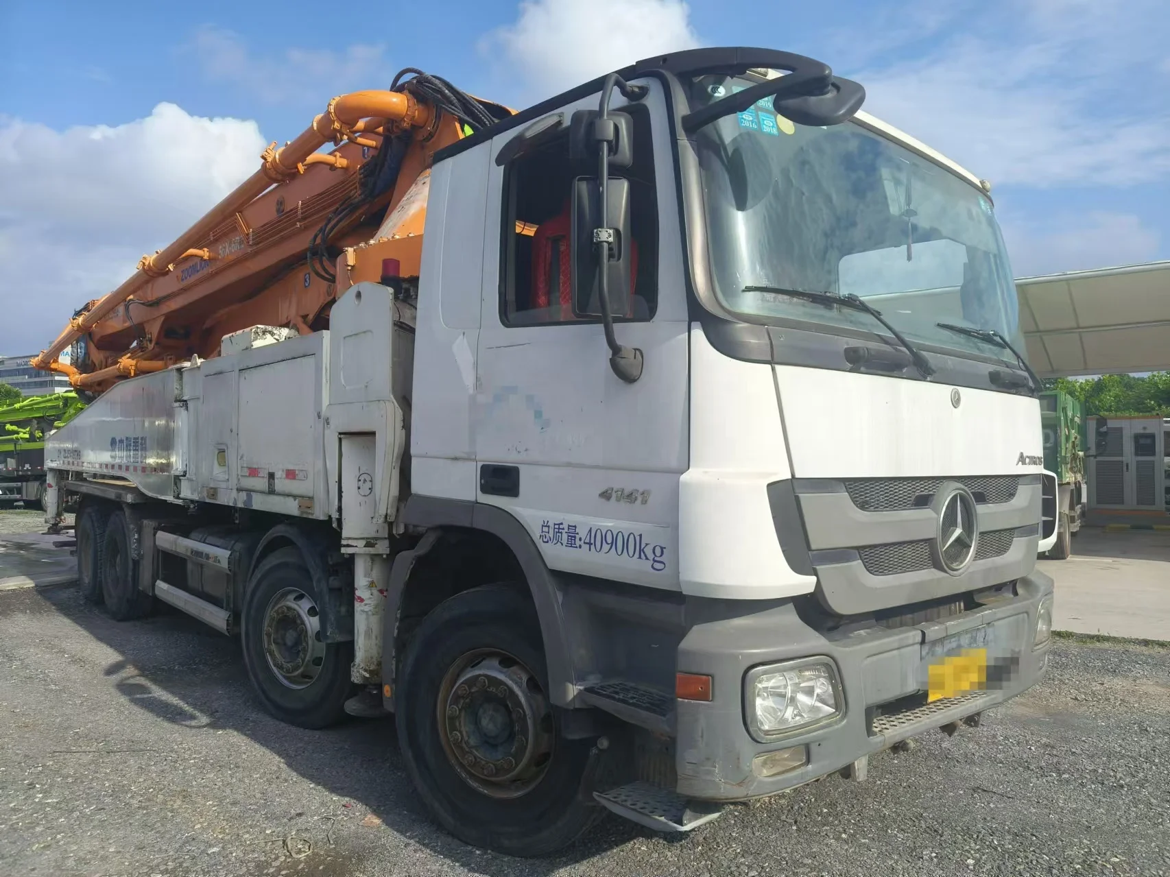 High Quality Used Zoomlion 52 Meter Concrete Mixer Pump Truck Good Condition with Engine Motor Core Components on Sale in Dubai