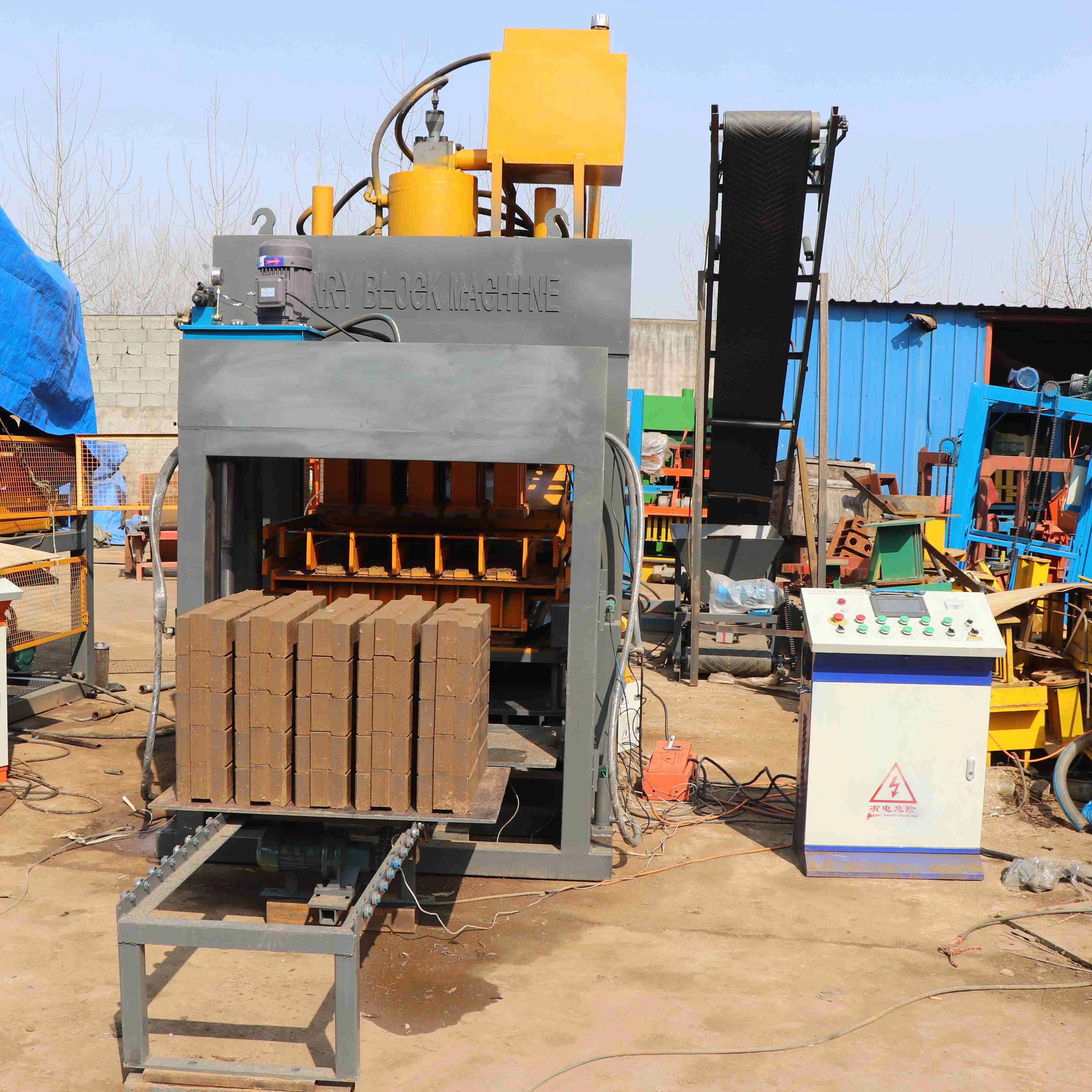 Máy Làm Gạch Liên Tục Thủy Lực Eco Brava Tự Động Hoàn Toàn Máy Làm Gạch Sét Rỗng