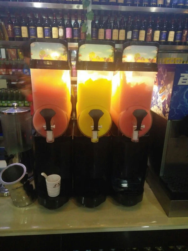 
Большая машина для замороженного снега с 4 резервуарами 60 л 