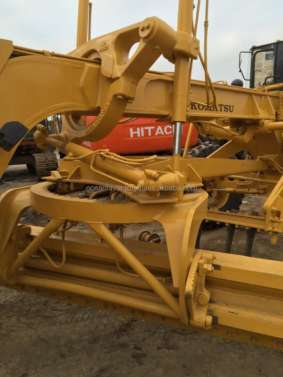 Komatsu GD661 Motor Grader - Low Price, High Performance
