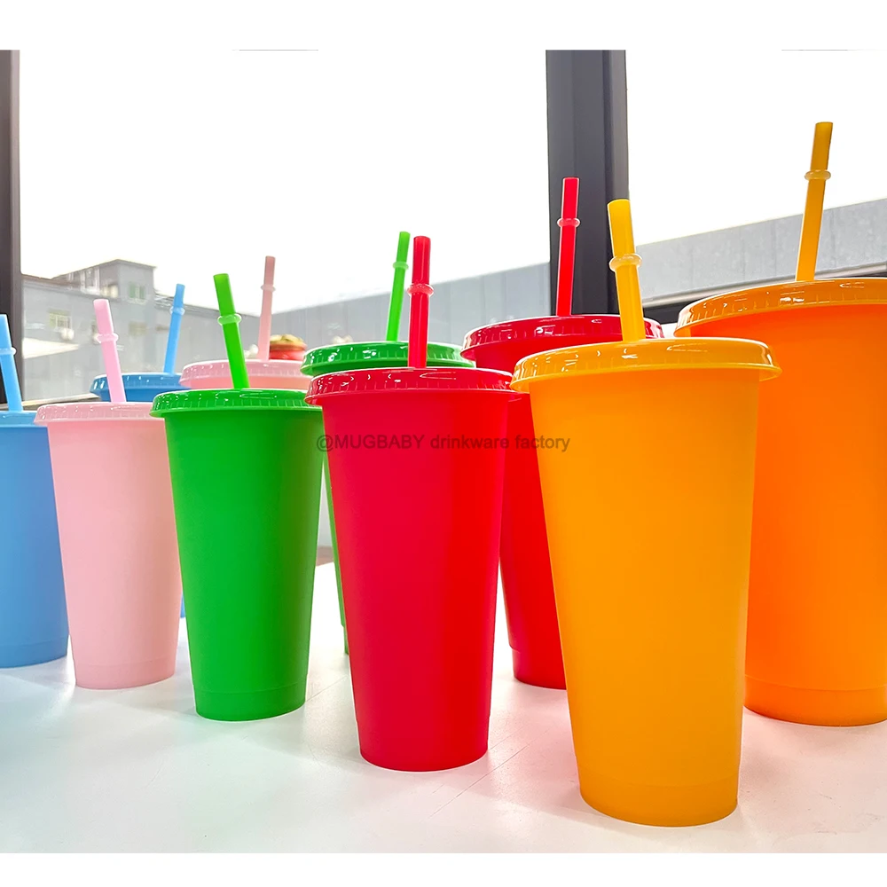 Hot Selling 24oz Black Cold Coffee Mug Plastic Cups With Lid And Straw