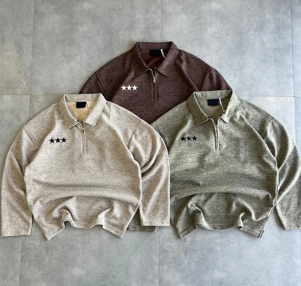Výrobce polokošilek – retro stylizovaná neformální pánská polokošile s polovičním zipem, 100 % bavlna, se sníženými rameny, volným střihem a vyšitým límcem