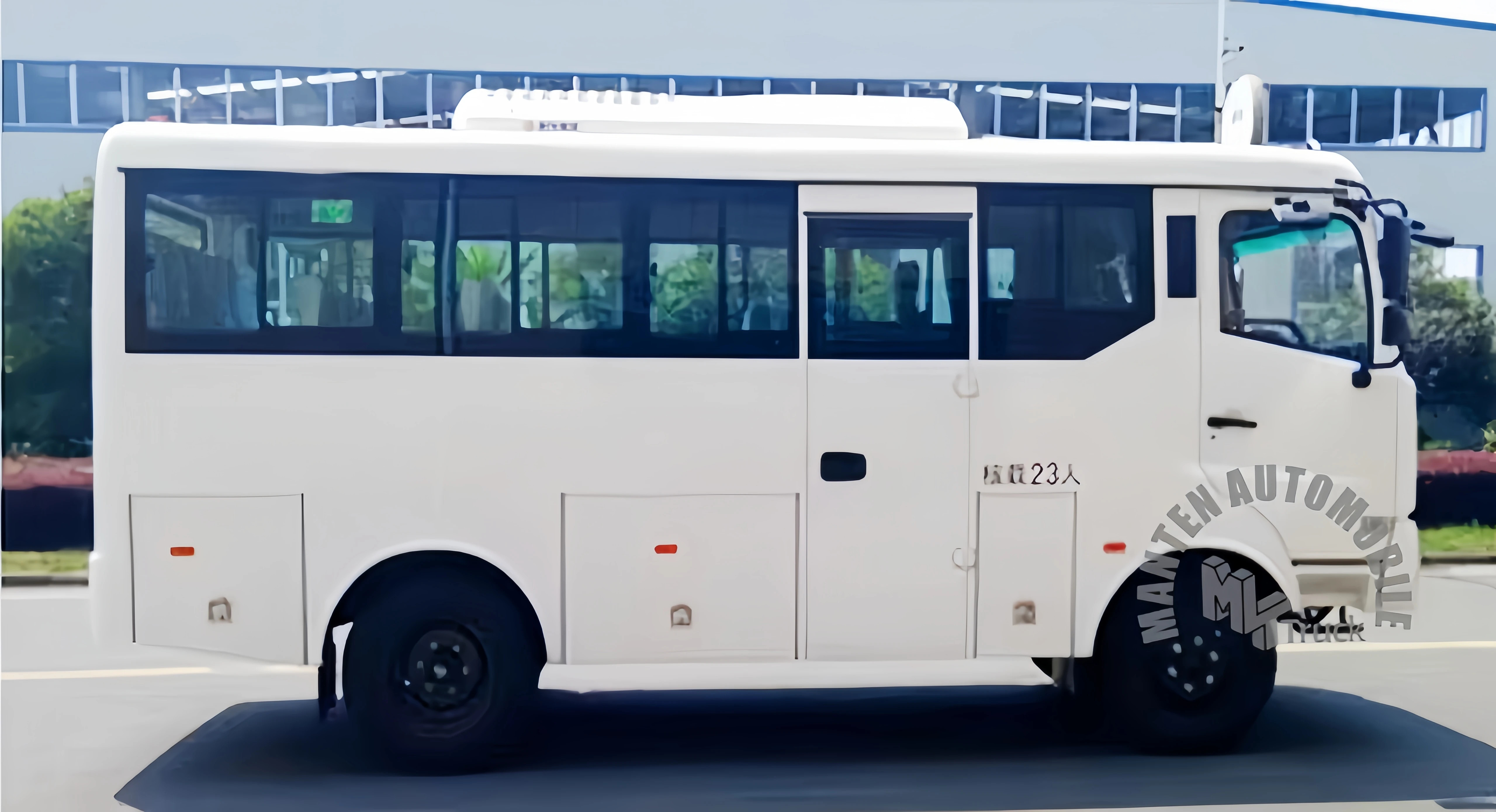 Customized 4X4 6X6 All Wheel Drive Off Road Coach Bus 10 16 23 Seats Luxury AC Desert Coaster Bus
