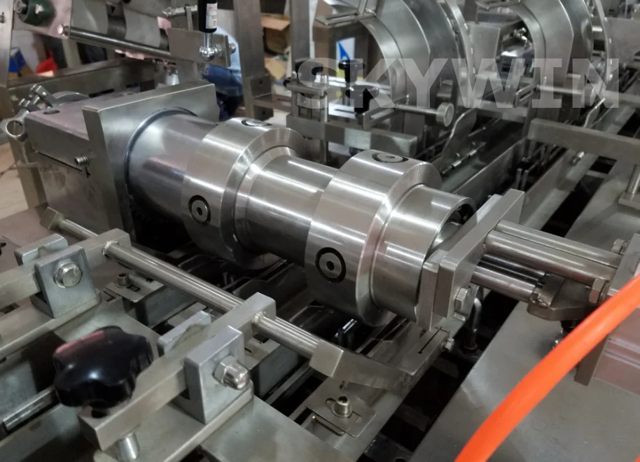 Full Automatically High Productivity One Lane Sandwich Biscuit Machine