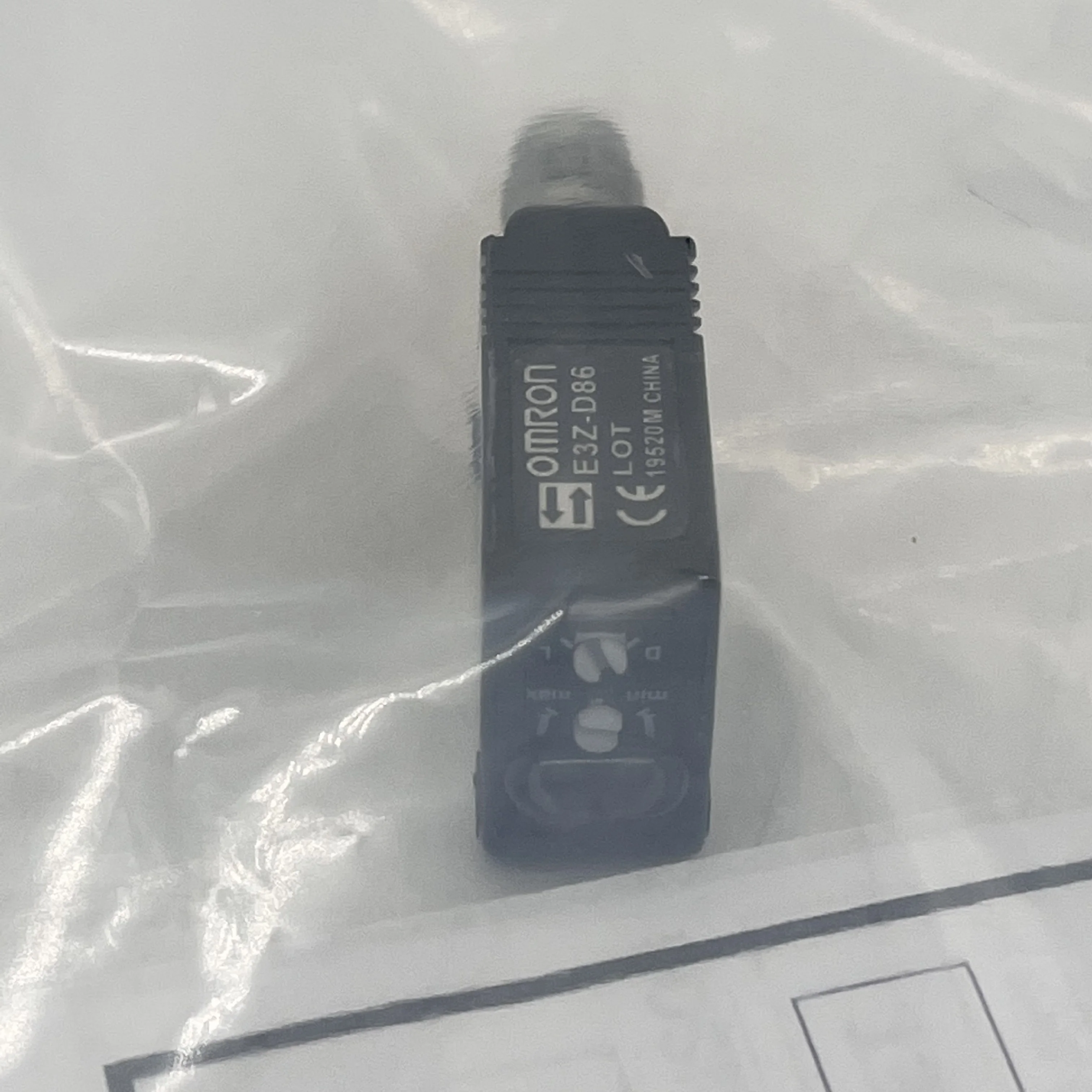 Sensor E32 R61 Cnc Japan Original Plc Omr Switch Sensor E3z-r61 E3z-d86 - Buy E3z-r61 ...