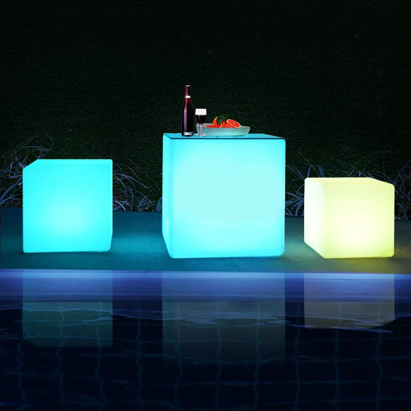 Outoor plastic 10cm 20cm 30cm 40cm 50cm globe ball ice cube led light