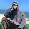 Gris oscuro