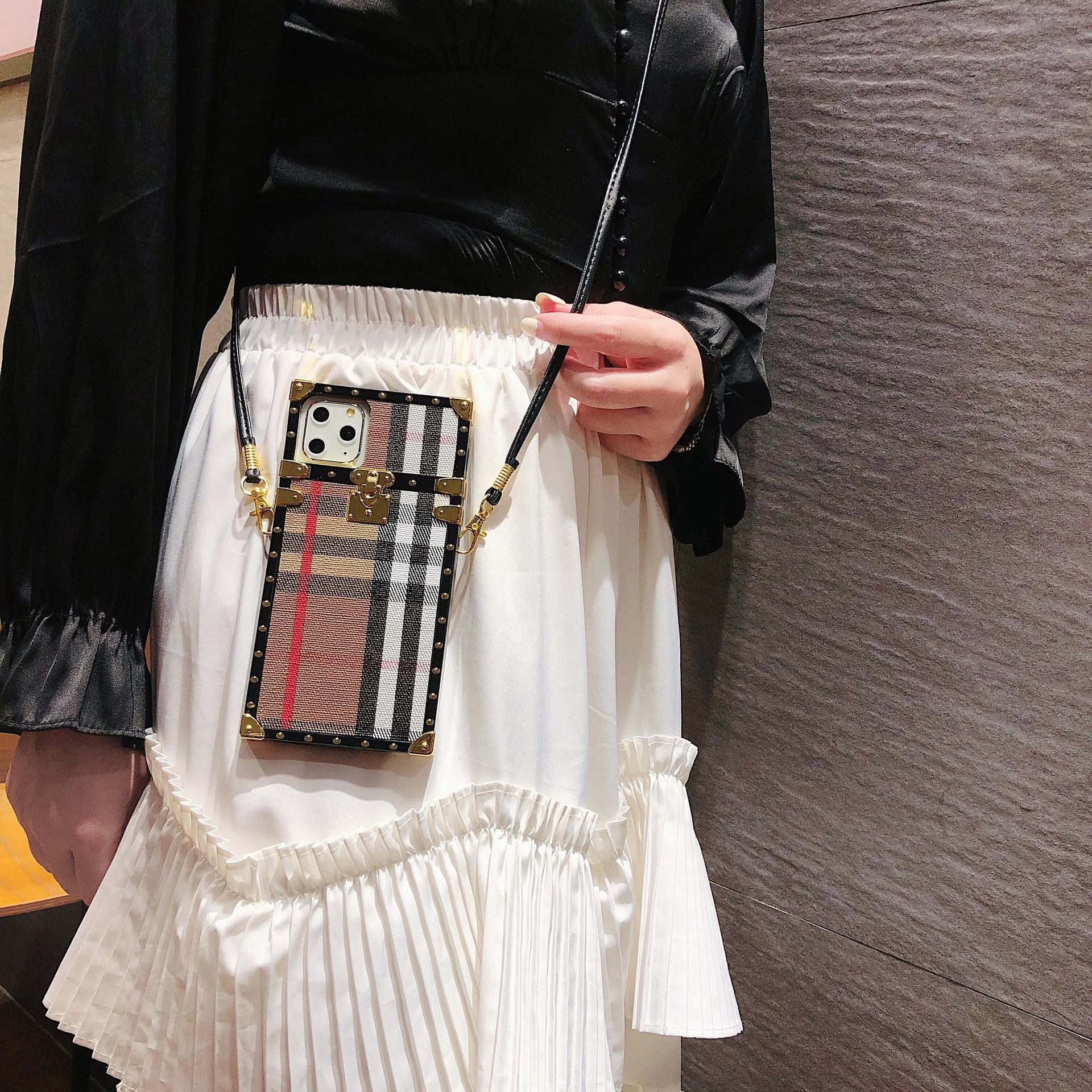 Custom Striped Luxury brand Anti-fall High Quality leather Phone Case for iPhone 13 Pro Max Leather Shockproof Cover 7 8 Plus