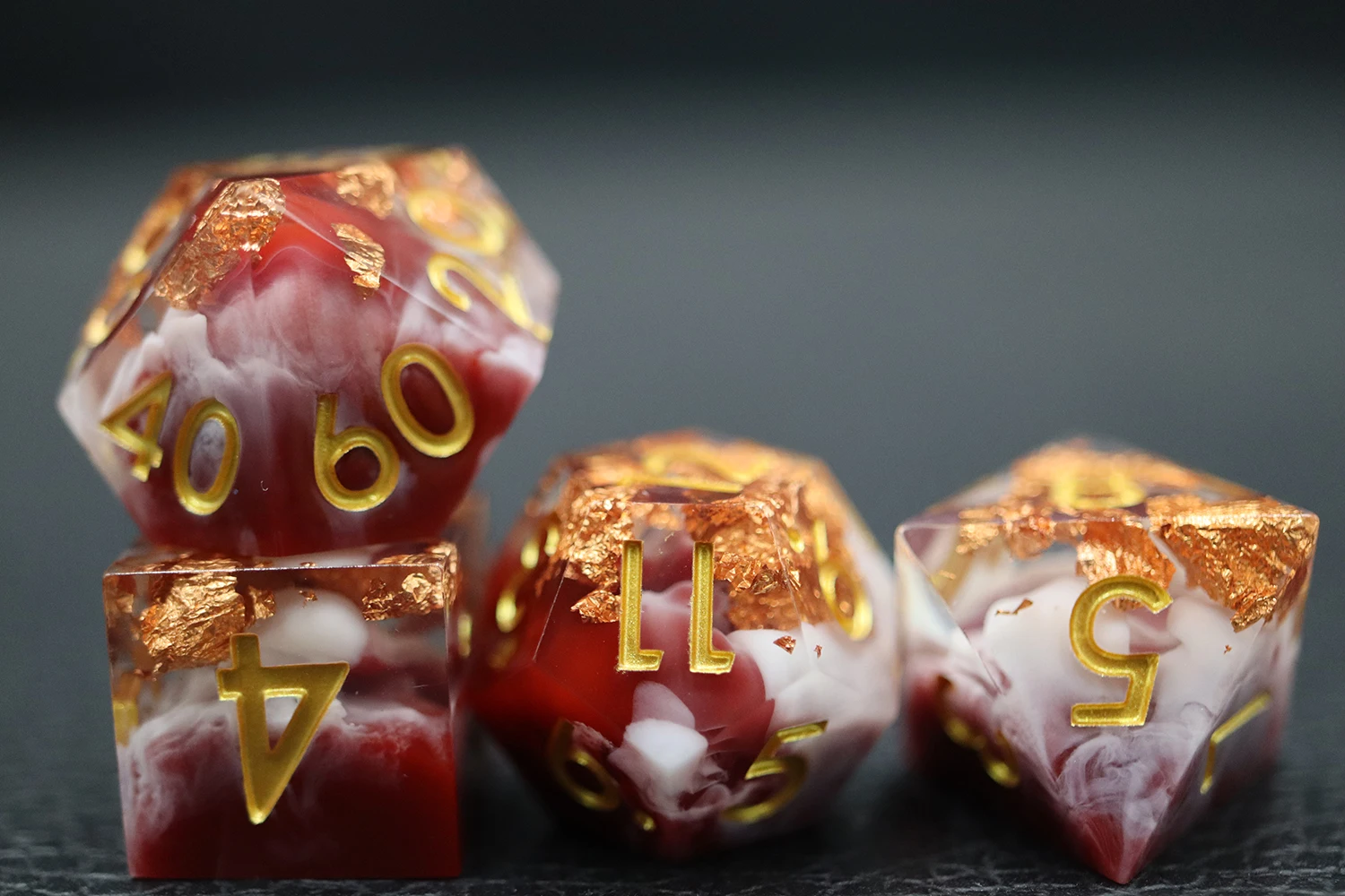Custom Color Polyhedral DND Dice Set Gilt Liquid Core with Gold Number Made From Gemstone and Resin manufacture