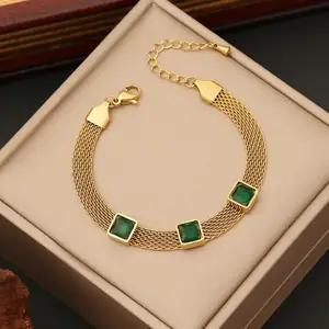 Hot New Exquisite Simple Stainless Steel square Snake-shaped Eyes Temperament Women with Indelible Gold Bracelet.