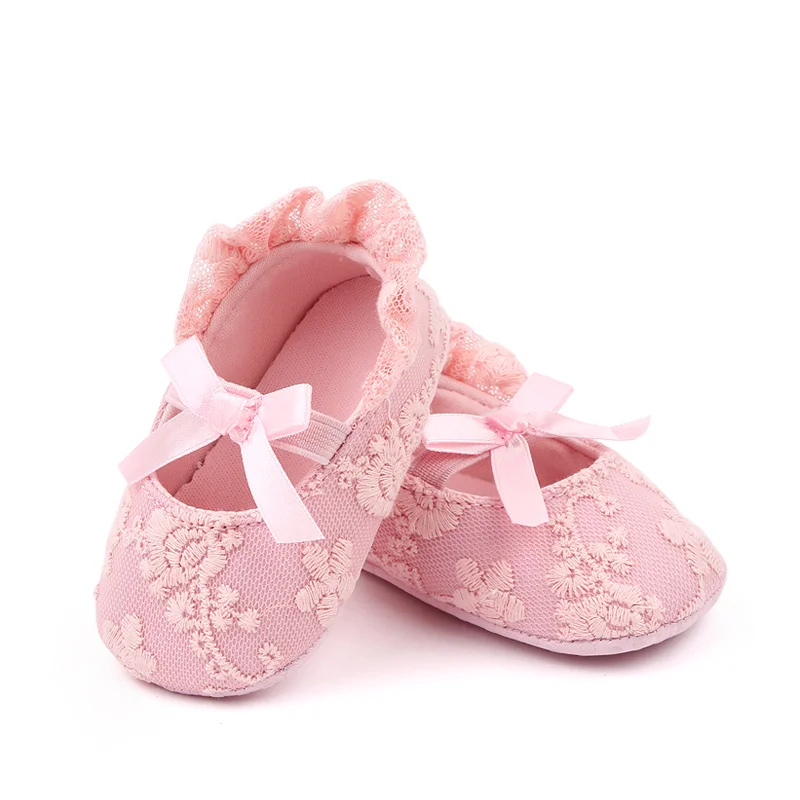 Beautiful Embroidered Lace Design Soft Cotton Newborn Infant Baby Shoes for Girls Directly Factory Bulk Order factory