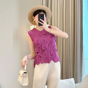 2026 Summer Chic Women's Purple Vest New Fashion Slim-Fit Pleated T-Shirt Round Neck Design Made of Polyester Knitted Fabric