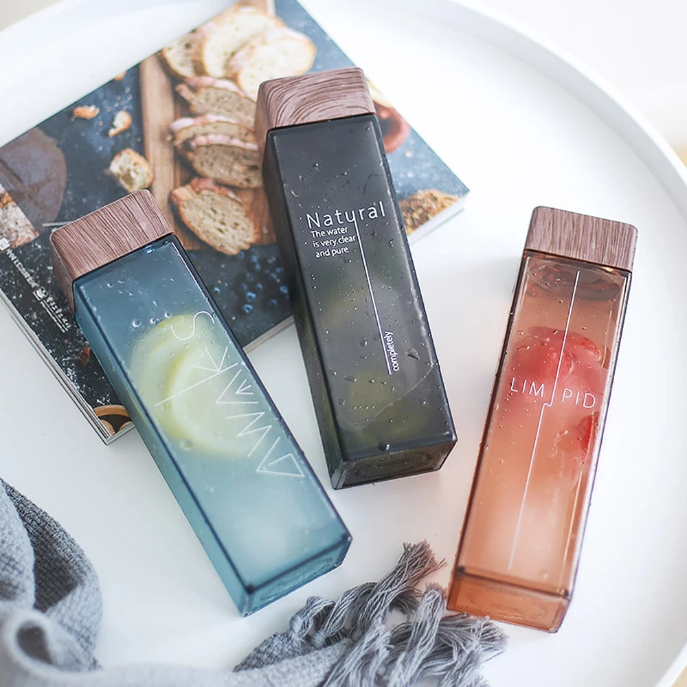 Пластиковая бутылка для воды квадратной формы с деревянной крышкой 500 мл