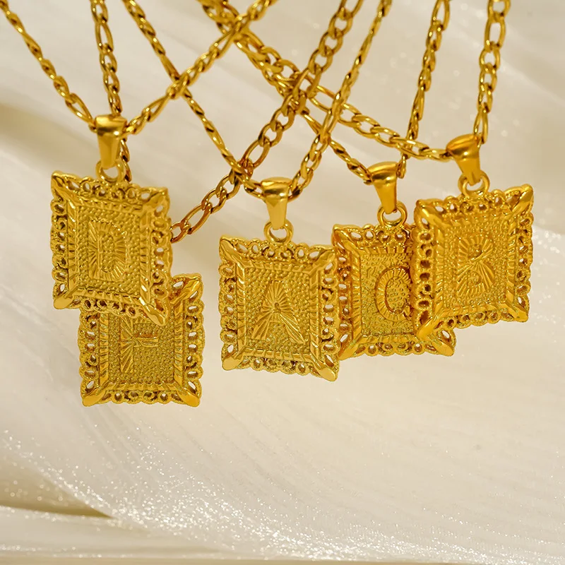 18K金メッキステンレス鋼初期ペンダントネックレスレーススタイル