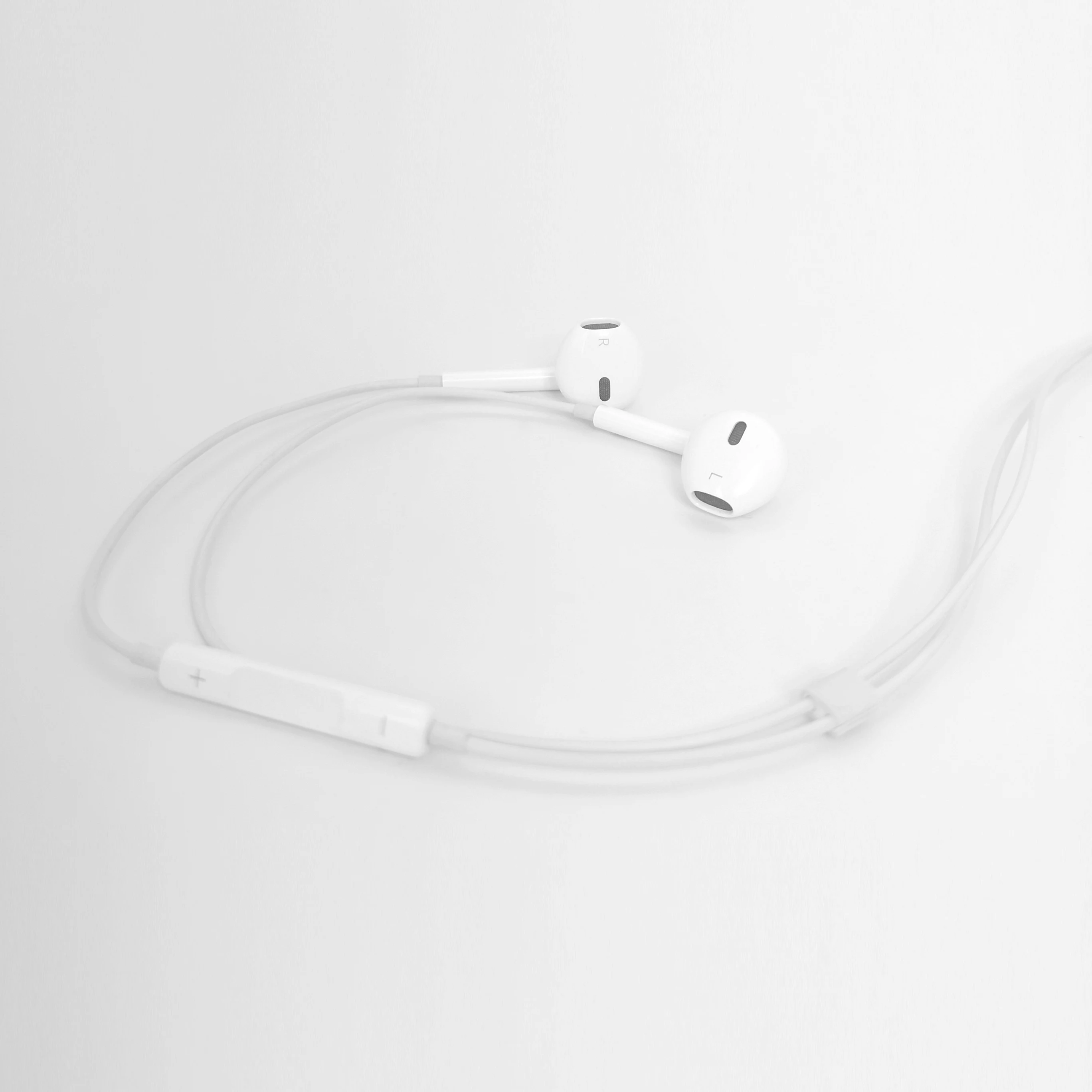 3.5mm Earphones Wired Headset Stereo for iphone Earpod with Mic Earbuds