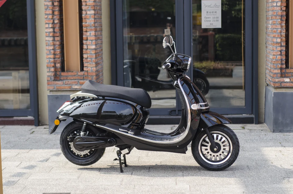 Scooter électrique 4000W - 75km/h - Autonomie 120km - Noir - Neuf