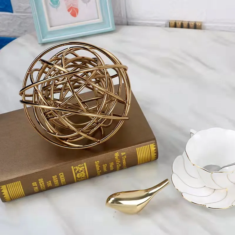 Luxury Gold Metal Home Decor Ball Decorative Show Pieces Home