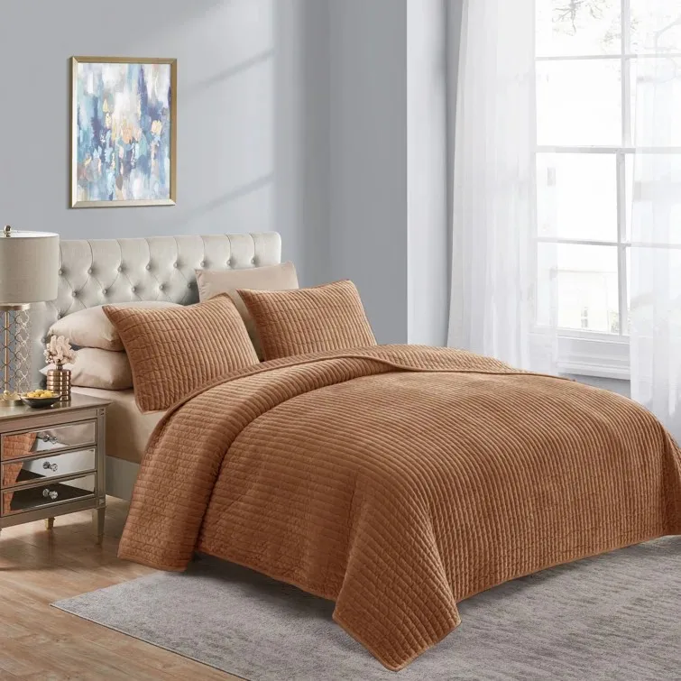 High Quality Comfortable Soft Velvet Flannel Luxury Comforter Sets Bedding