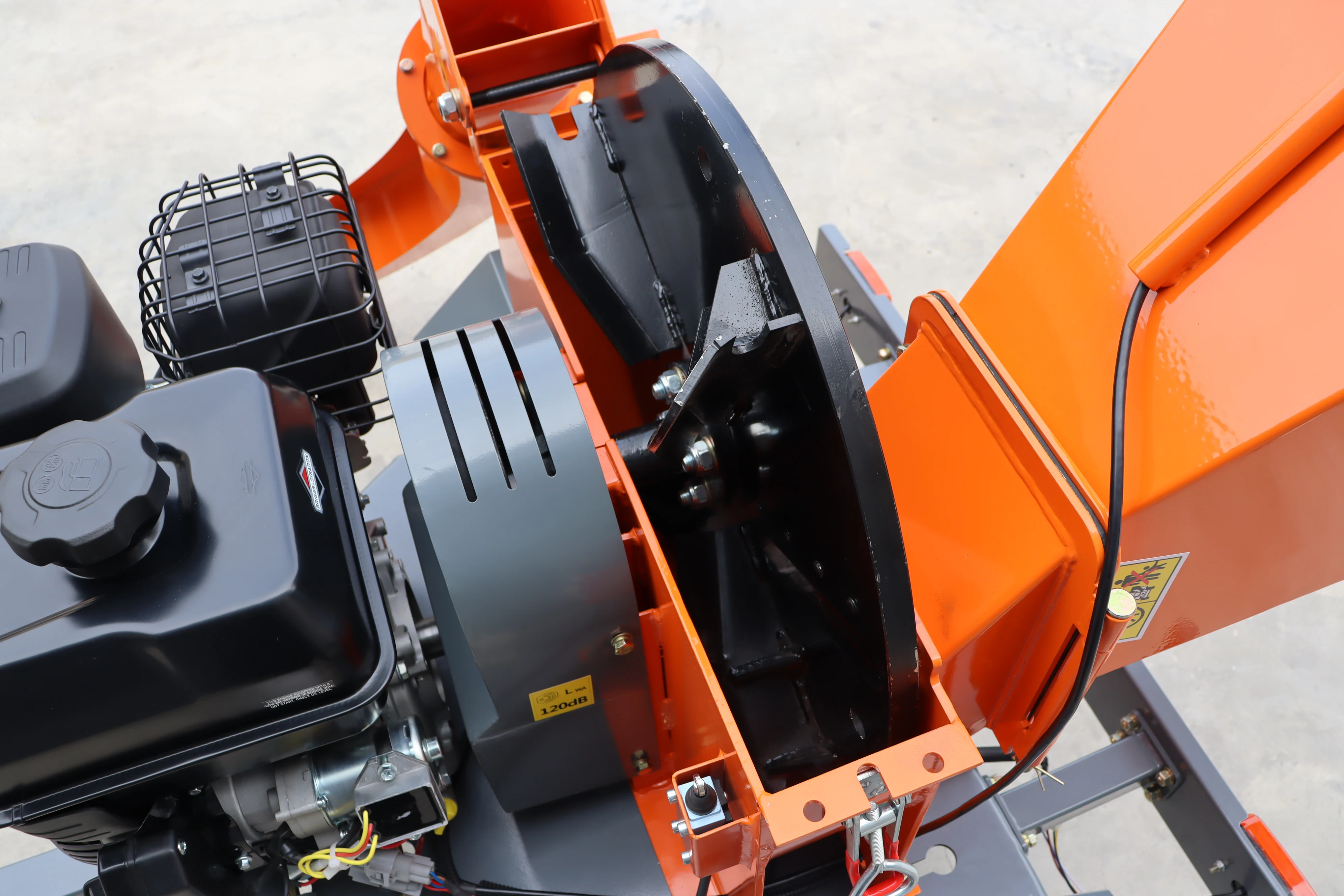 GS150 Wood Chipper - Efficient and Reliable Tree Shredder