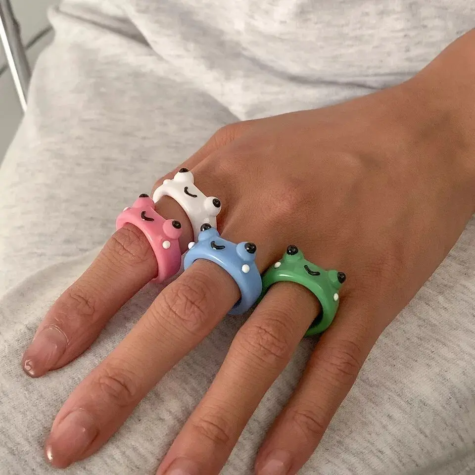 aesthetic frog ring
