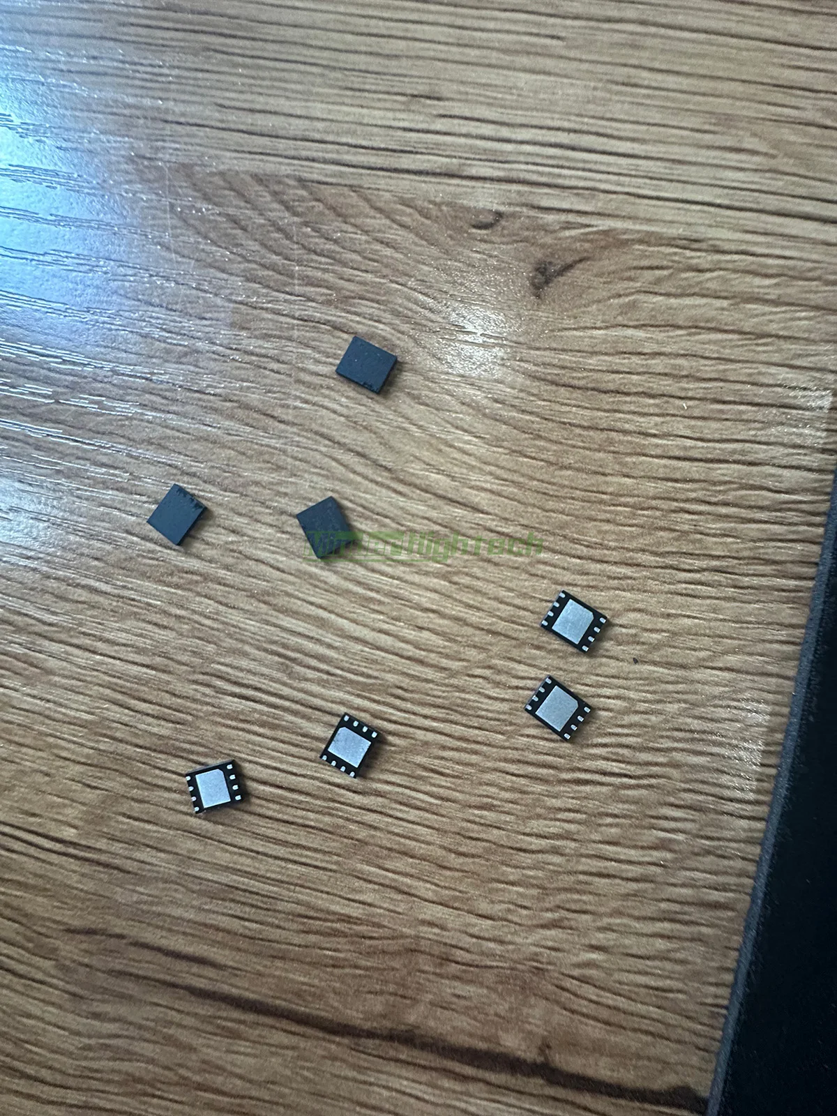 Lézeres lekapszulázó gép