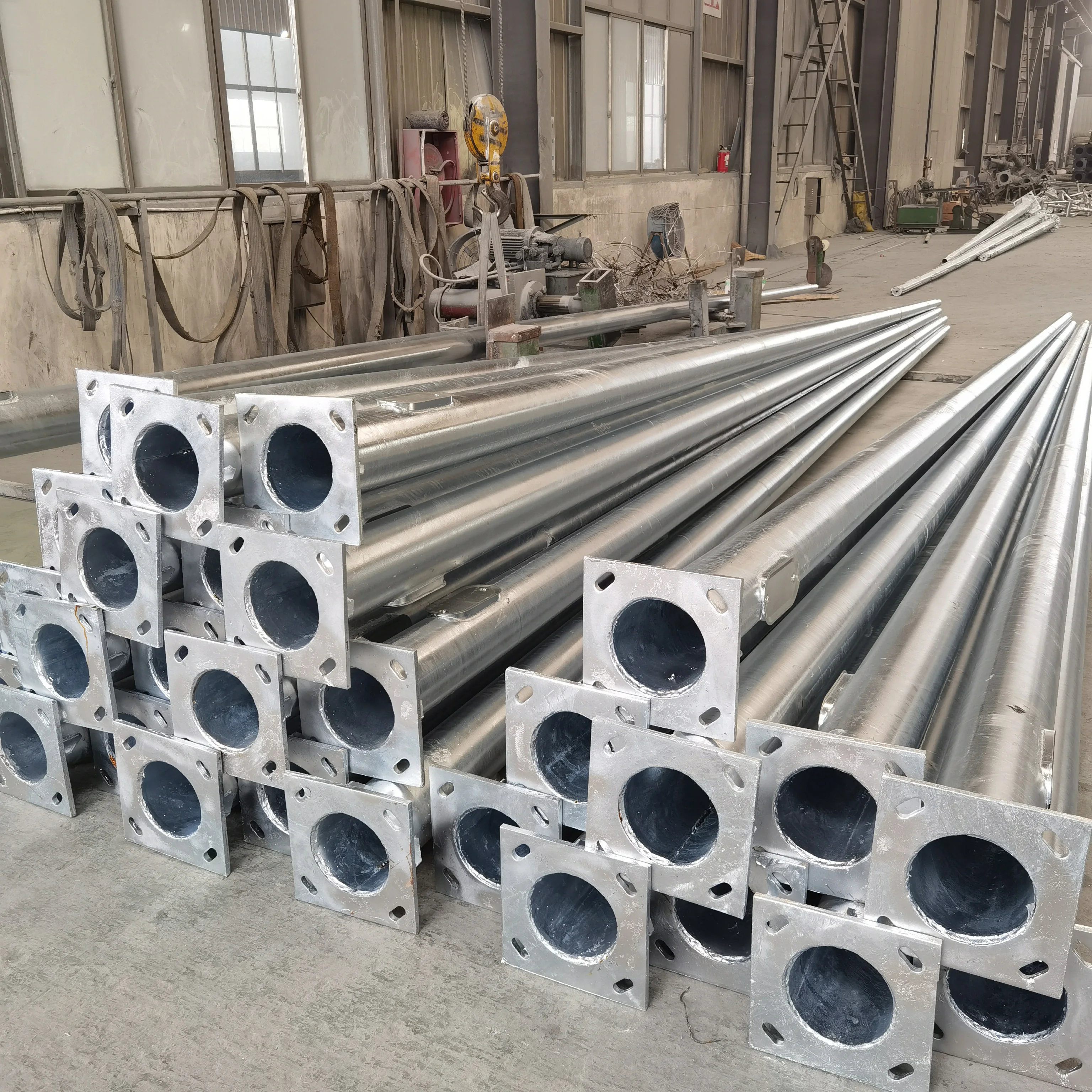 Single Arm Solar Street Light Pole with Panel Bracket 6m 8m 10m Galvanized Steel Traffic Poles Light Pole Street