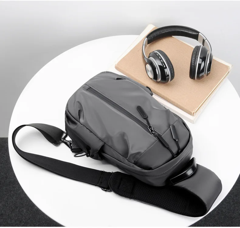 Men's new trendy business and leisure multi-function business travel single shoulder messenger bag