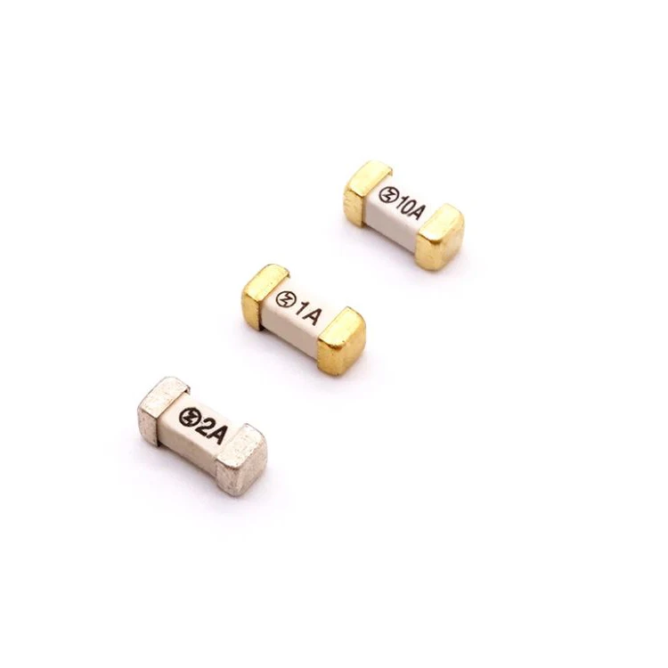 Fusibile SMD 1808 451 2410 – Azione Rapida 3,15A 250V, Montaggio Superficiale In Ceramica, Confezione Da 5, Per LED E Elettronica Di Consumo