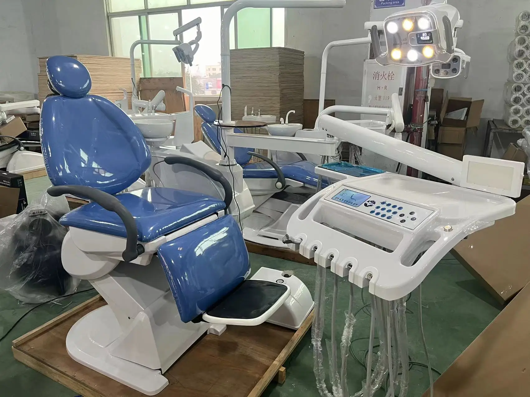 Foshan low price folding chair luxury configuration with memory system filter LED sensor light dental hospital treatment chair details