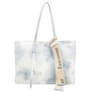 2026 Women's Large Capacity Single Shoulder Tote Bag Waterproof PU New Fashionable Open Closure for Autumn and Winter Use