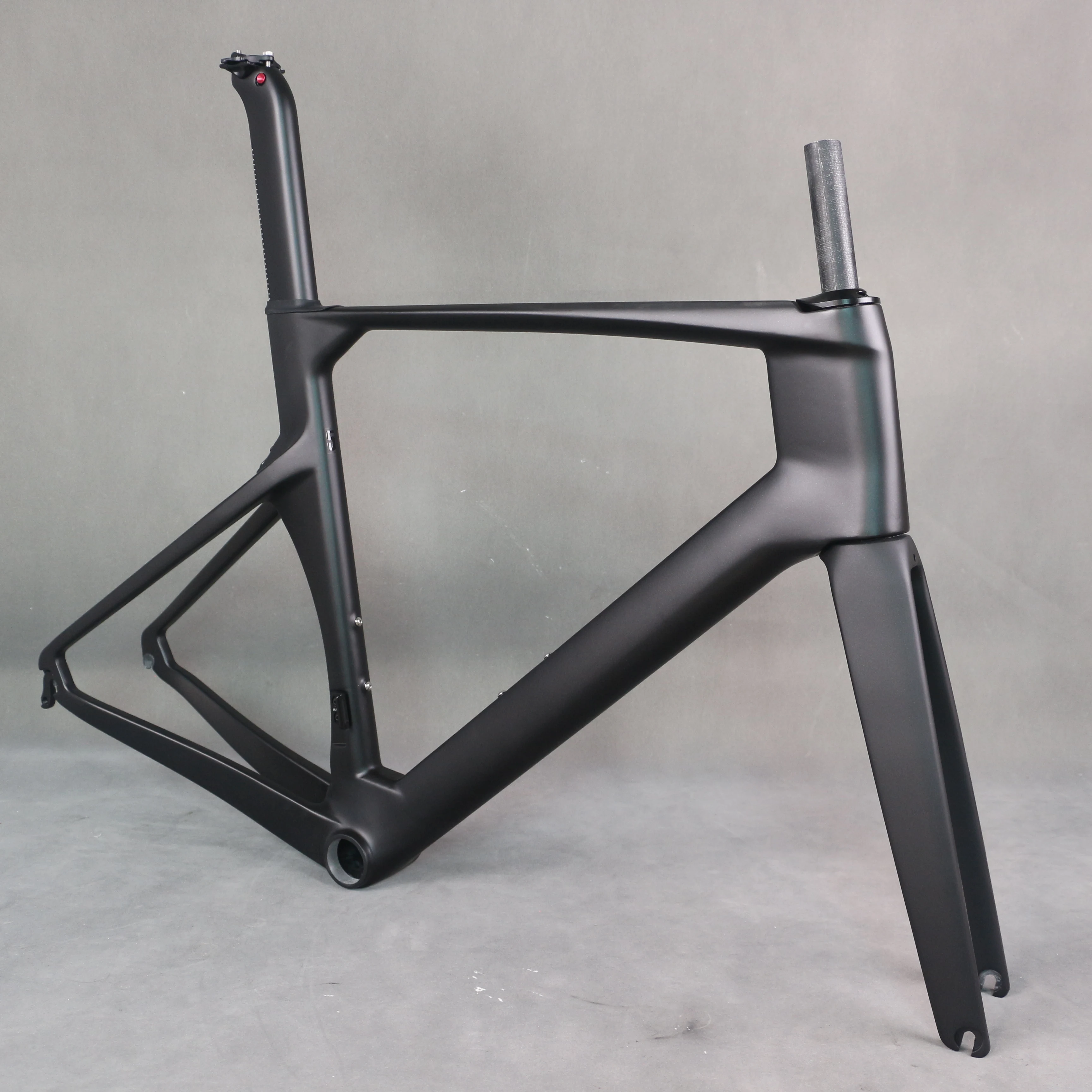 ☆カーボンフレームロードバイク　タンタンサイクルフレーム　コンポ105 ☆カーボンフレームロードバイク タンタンサイクルフレーム コンポ105