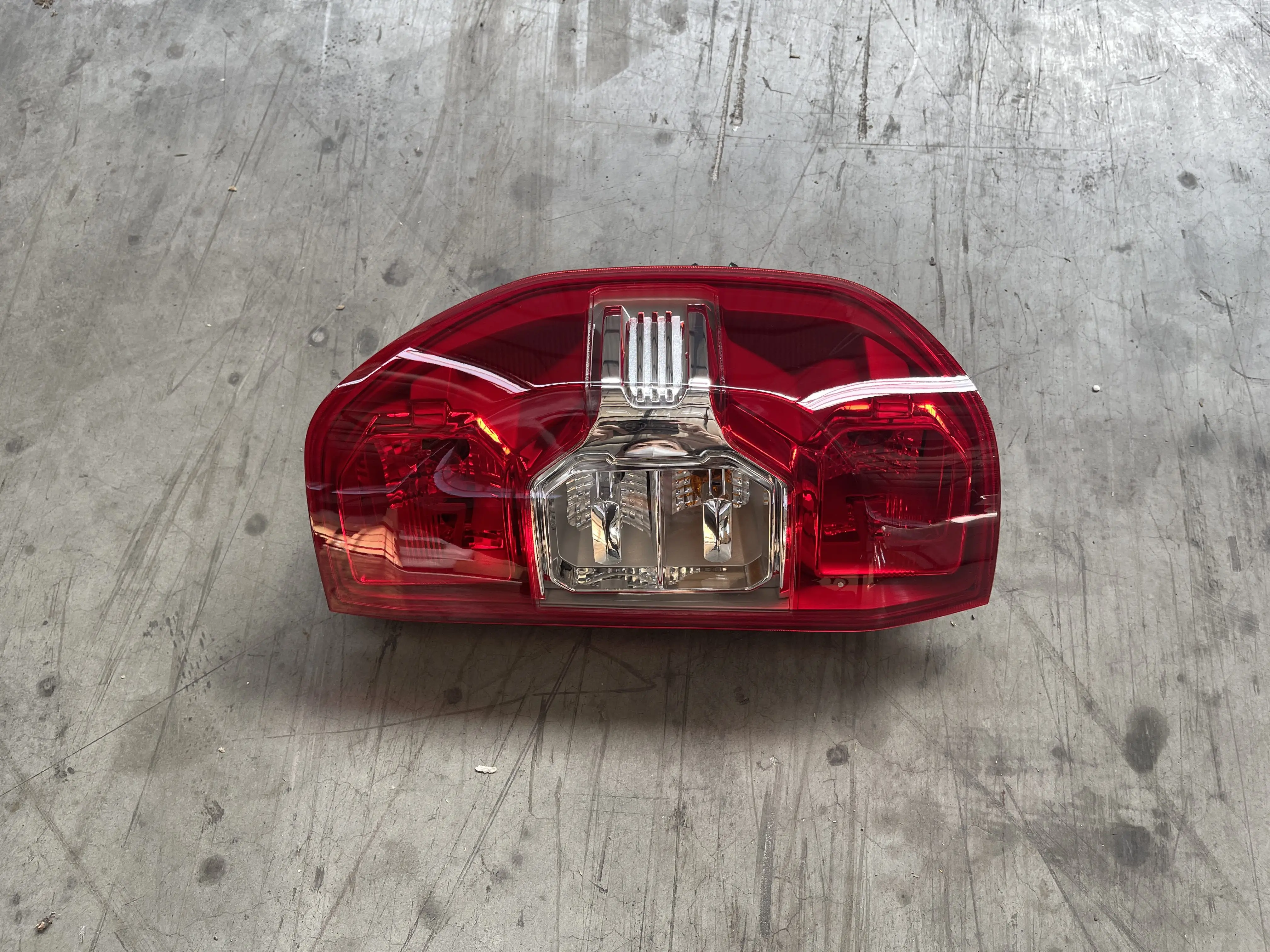 #C00047650 MAXUS Tail lamp assembly Taillight LED Car Lights for Replacement details