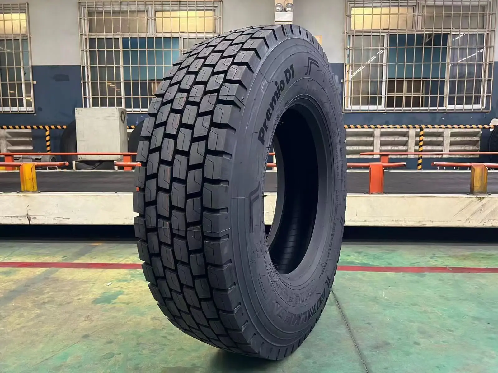 Royal Mega Xbri Pneu Tires 295/80R22.5 for Truck Replacement