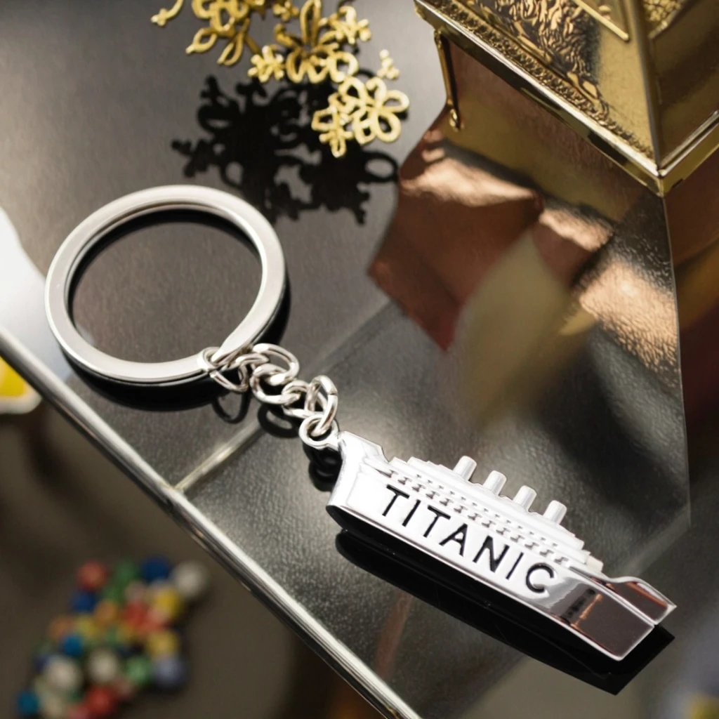 Custom RMS Titanic Ship Keychain Factory Supply Metal Keyring with Custom Design