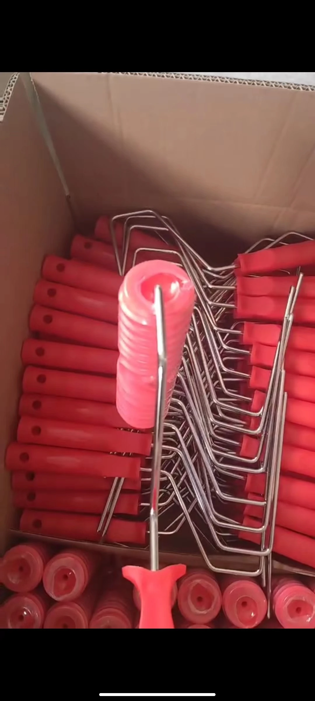 7" Various Design Paint Rubber Roller Eu Slip On Style With Red Color