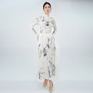 High Quality Women's Casual Two-Piece Set Unique Floral Printed Stretch Top and A-Line Skirt Pleated Fashion Set