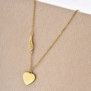 Women's European American Fashion Stainless Steel Leaf Peach Heart Pendant Necklace Simple Versatile Design Heart-Shaped