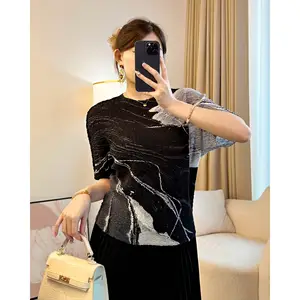 Black Printed Pleated Crewneck Top High-end Women's Sleeve All-match 2026 Summer New Fashionable T-shirt Base