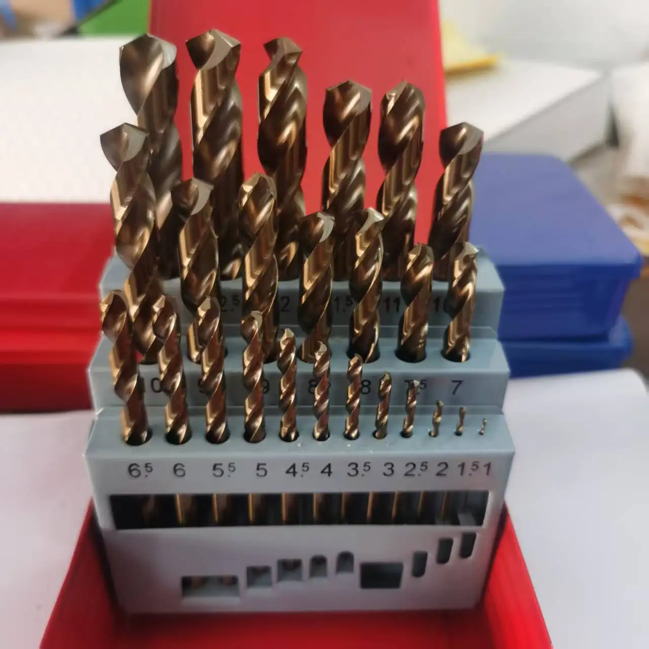 TEBAK 29pcs HSS Drill Bit Set for Concrete Inch Size HSS Fully Ground in Metal Box for Drilling&suitable Construction Tools