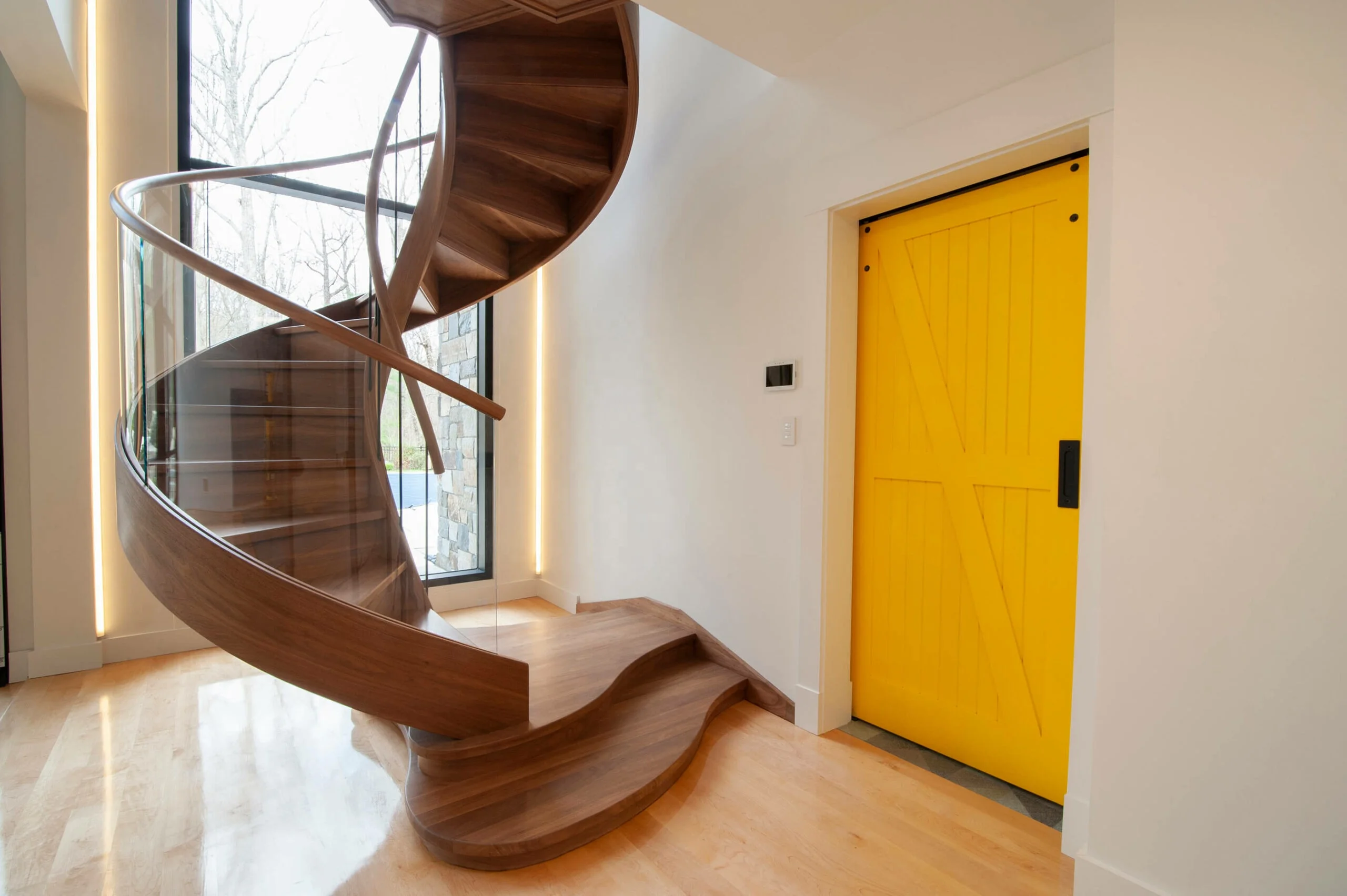 CBMmart Custom Modern Design Staircase Home Decoration Interior Stair Solid Wood Curved Staircase Spiral Stairs