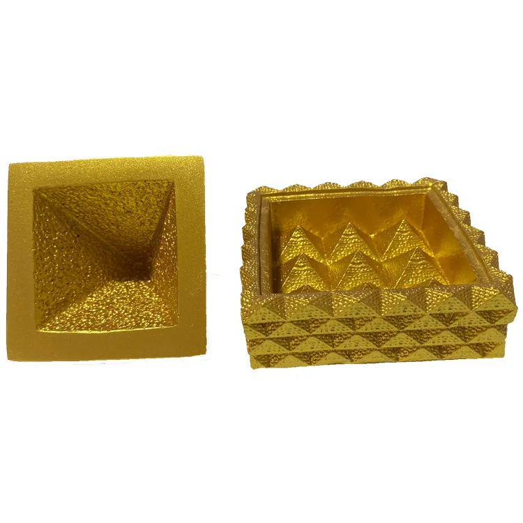 China Professional Manufacturer Golden Copper Meditation Pyramid Sale
