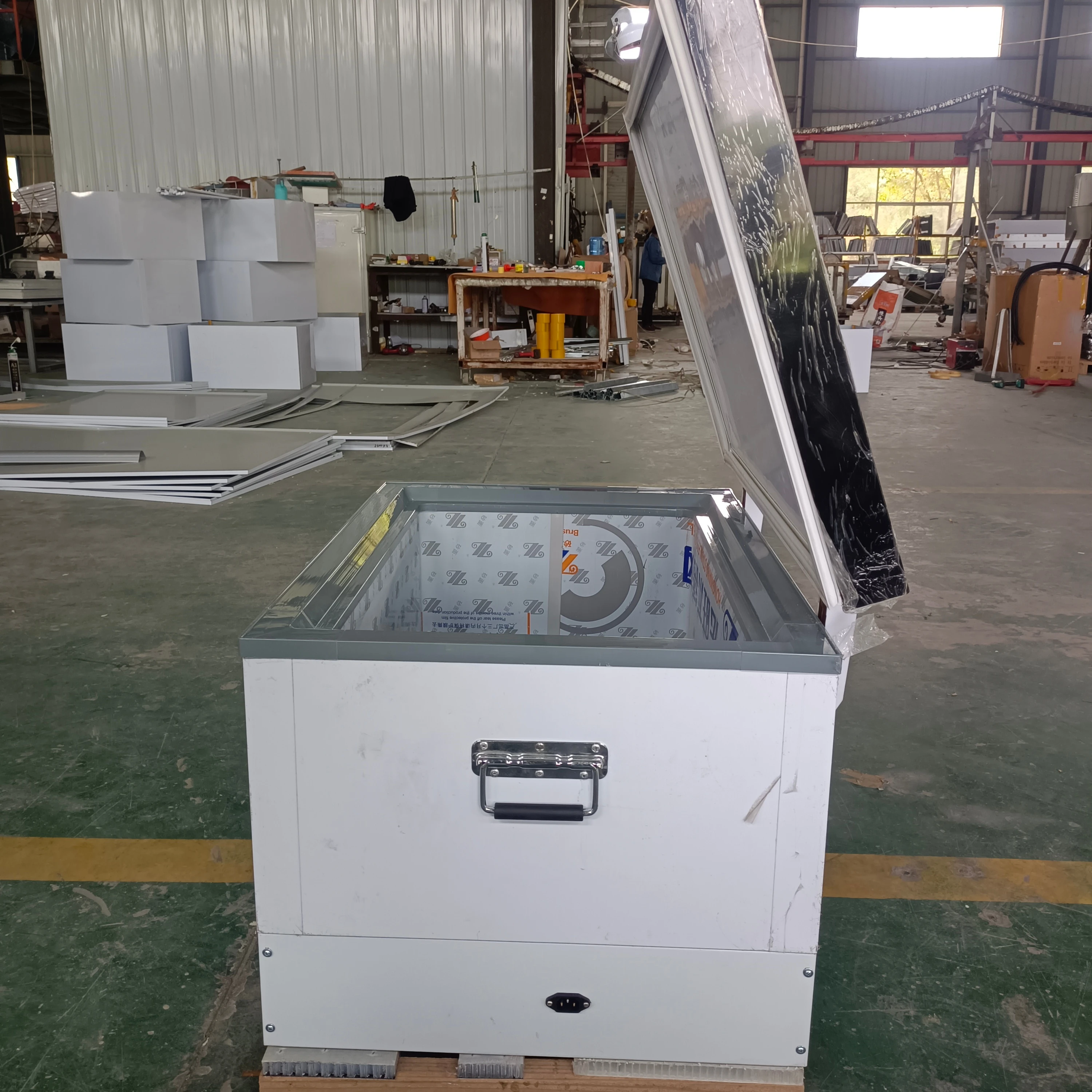 70L Big Capacity Auto Fridge Electric Cooler Box Refrigerator Outdoor Portable Fridge Freezer Car Fridges with New Compressor