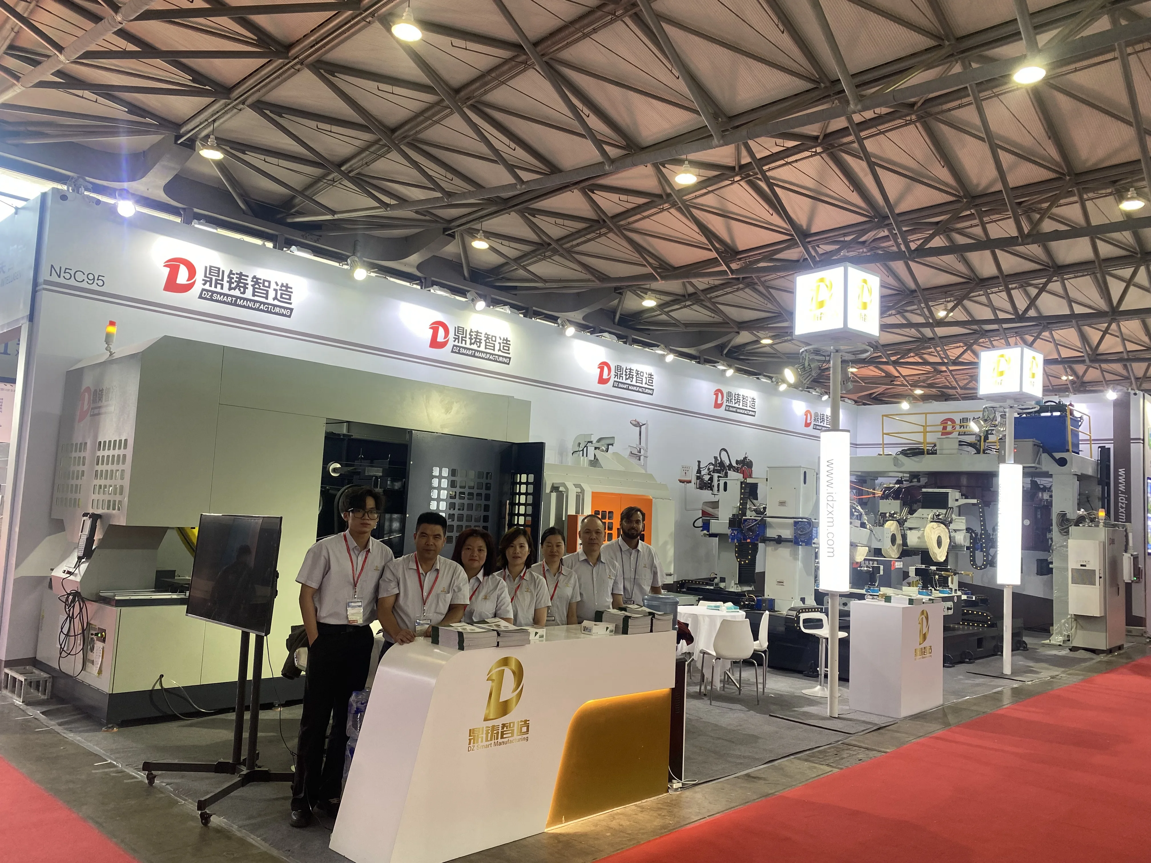 جهاز الكمبيوتر المرشح قشرة تبديد الحرارة قشرة نظام آلة طحن وملمع تلقائي بالكامل 20